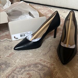 Naturalizer Black Leather Heels 6.5 NWT never worn